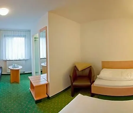 Zum Roessle Hotell 3*