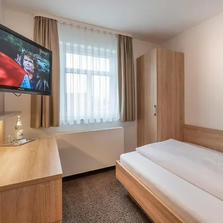 Zum Roessle Hotell 3*