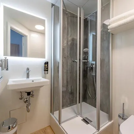 Hotell Zum Roessle 3*