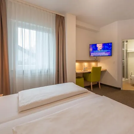 Zum Roessle Hotel 3*
